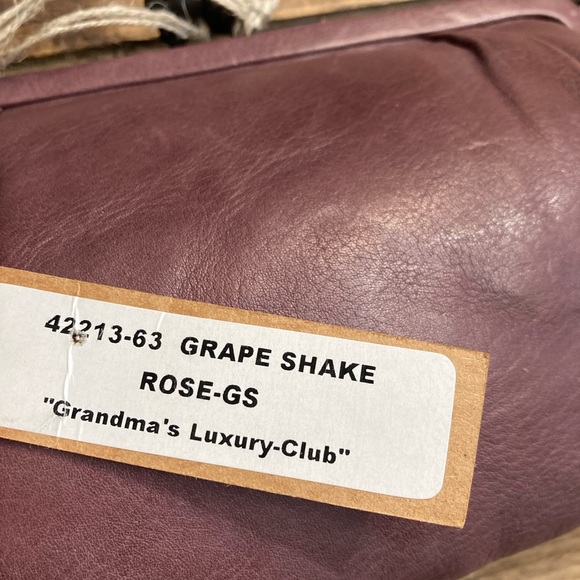 Rose - Purple Shake | Aunts and Uncles Wallet - Picture 4 of 4